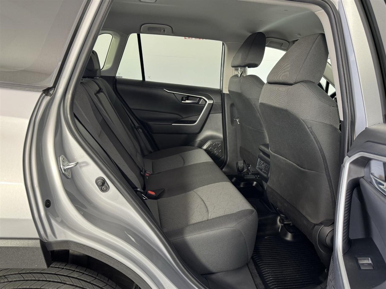 Toyota RAV4 XLE AWD 2025