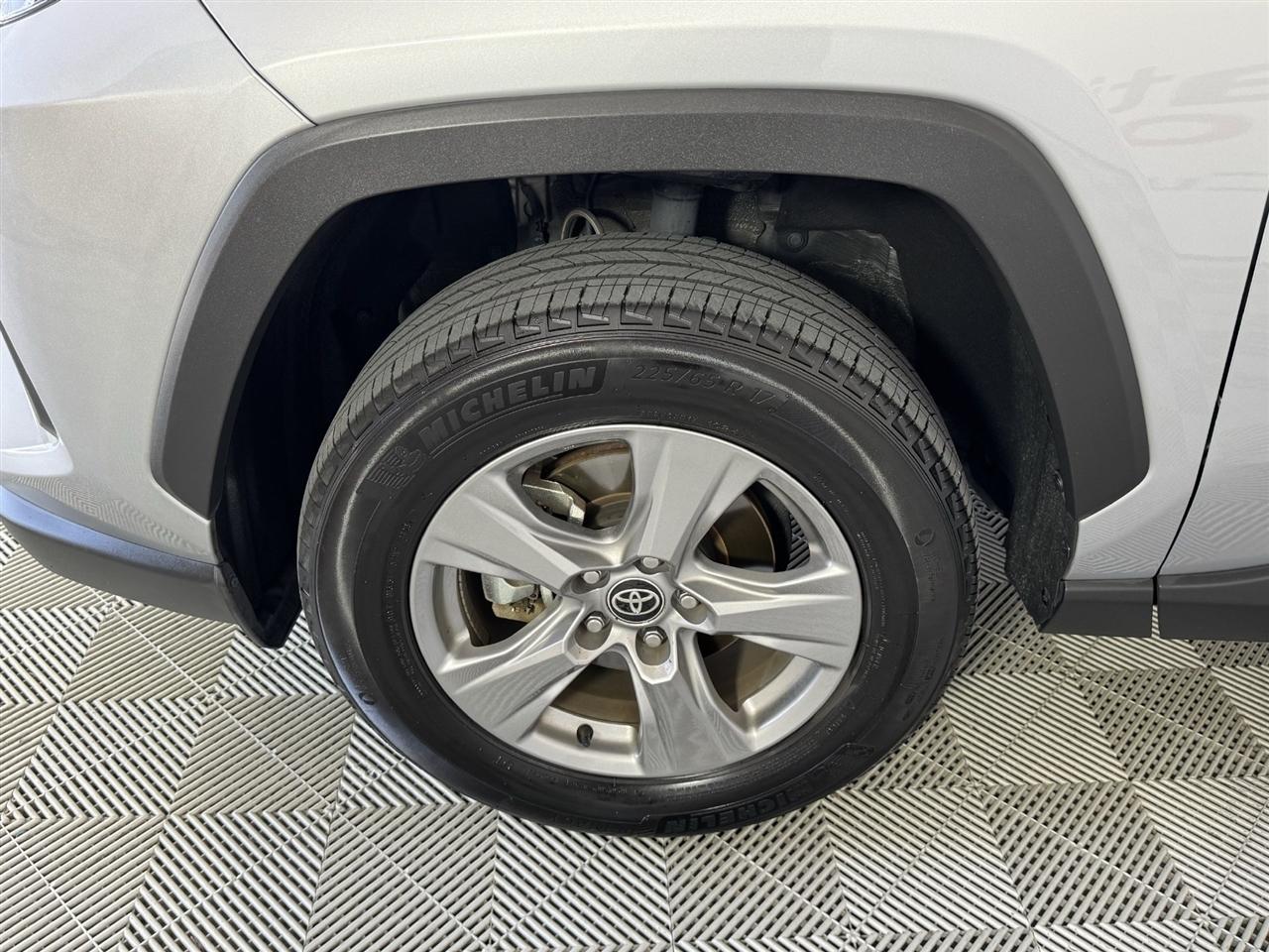 Toyota RAV4 XLE AWD 2025