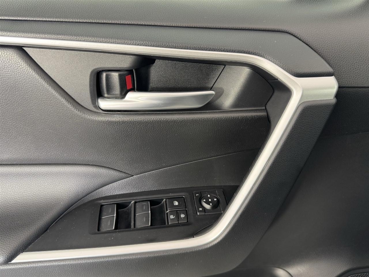 Toyota RAV4 XLE AWD 2025