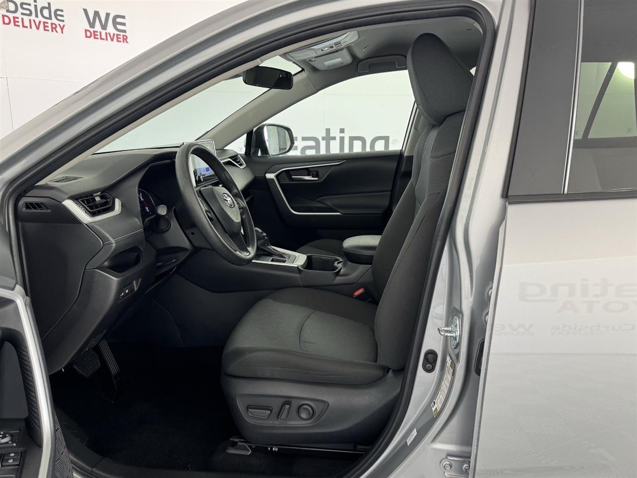 Toyota RAV4 XLE AWD 2025