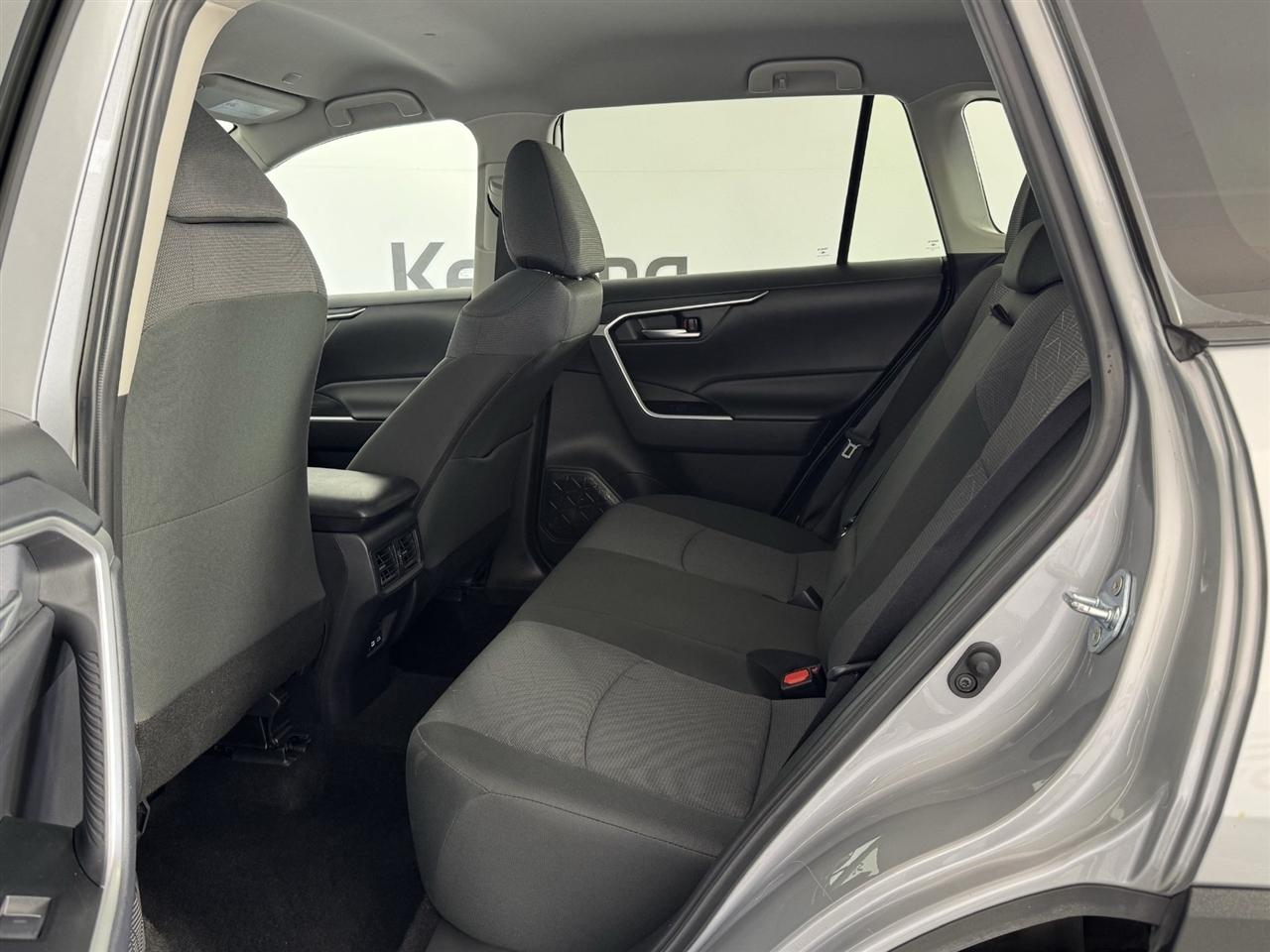 Toyota RAV4 XLE AWD 2025