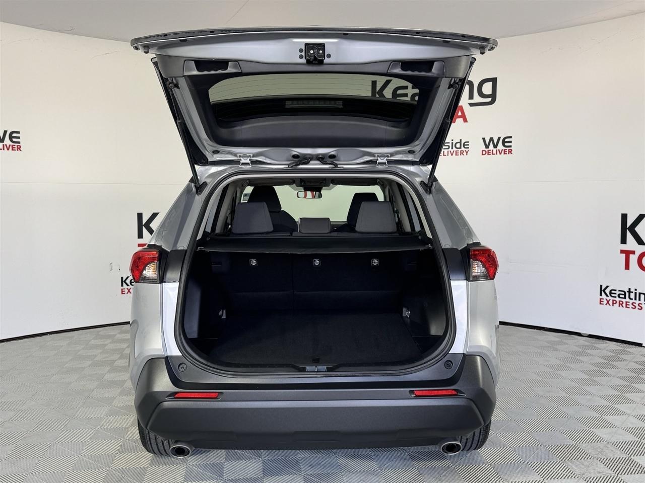 Toyota RAV4 XLE AWD 2025
