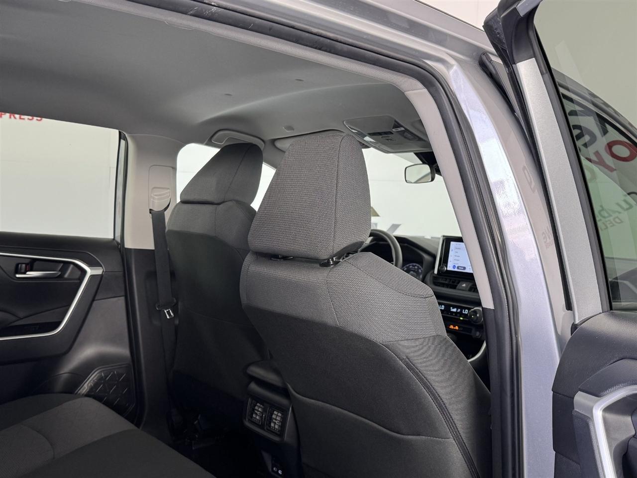 Toyota RAV4 XLE AWD 2025