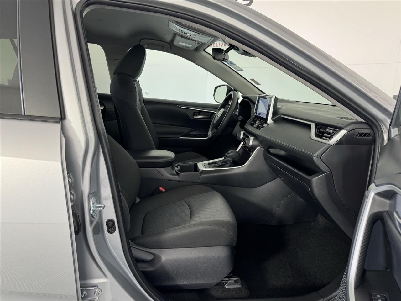 Toyota RAV4 XLE AWD 2025