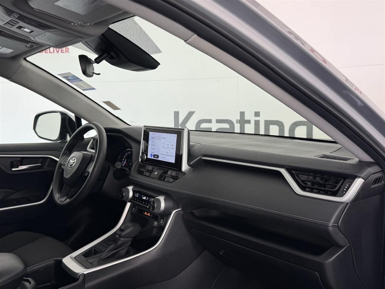 Toyota RAV4 XLE AWD 2025