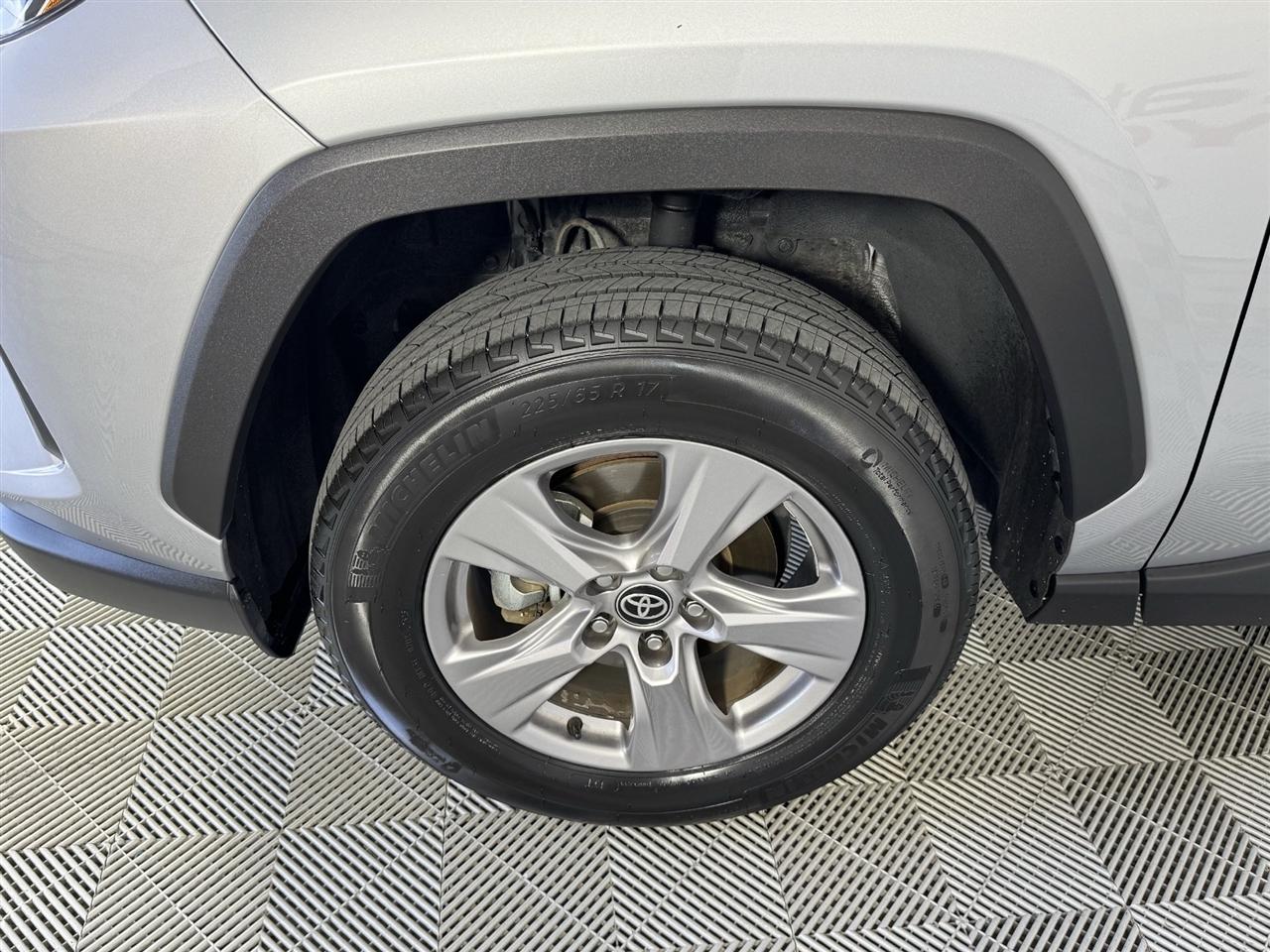 Toyota RAV4 XLE AWD 2025