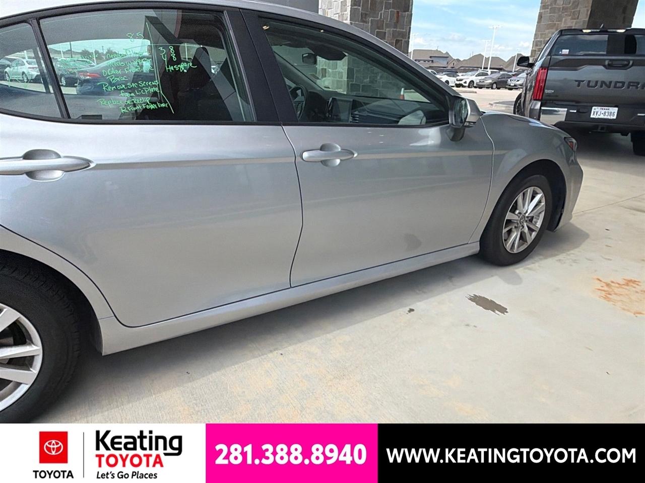 Toyota Camry Hybrid XLE 2025