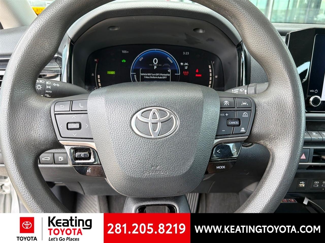 Toyota Camry Hybrid XLE 2025