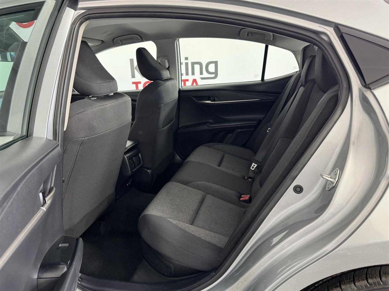 Toyota Camry Hybrid XLE 2025
