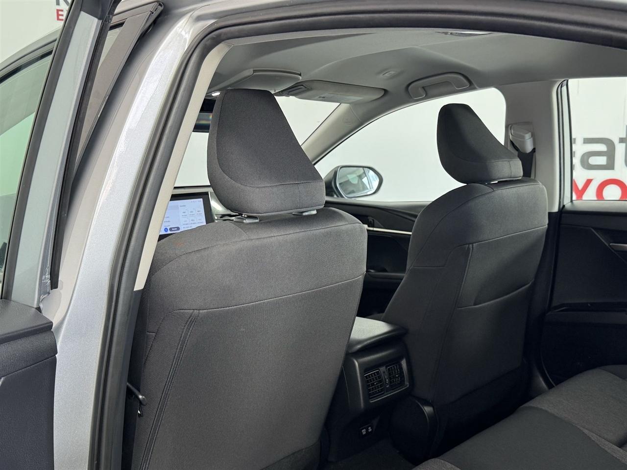 Toyota Camry Hybrid XLE 2025