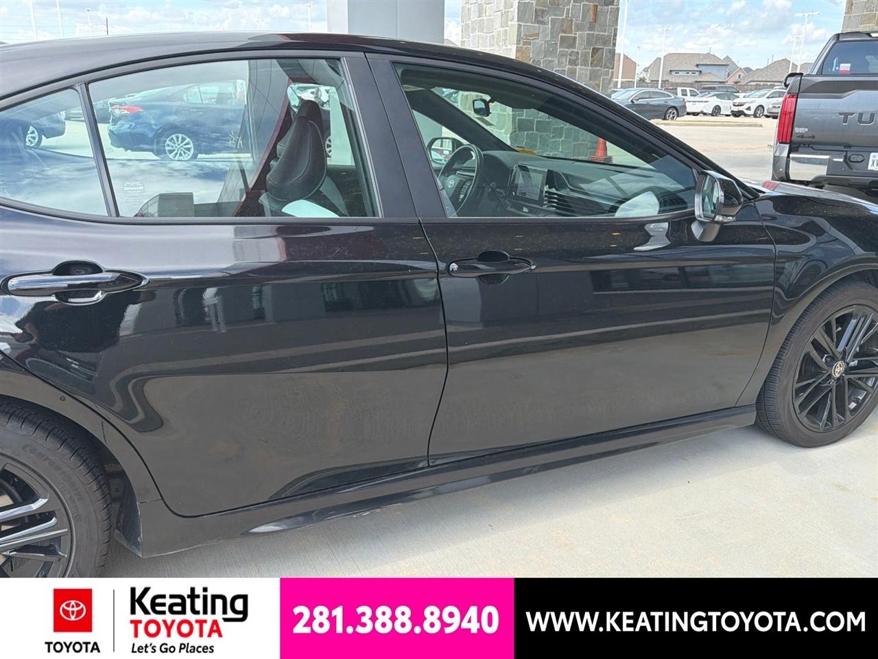 Toyota Camry Hybrid XLE 2025