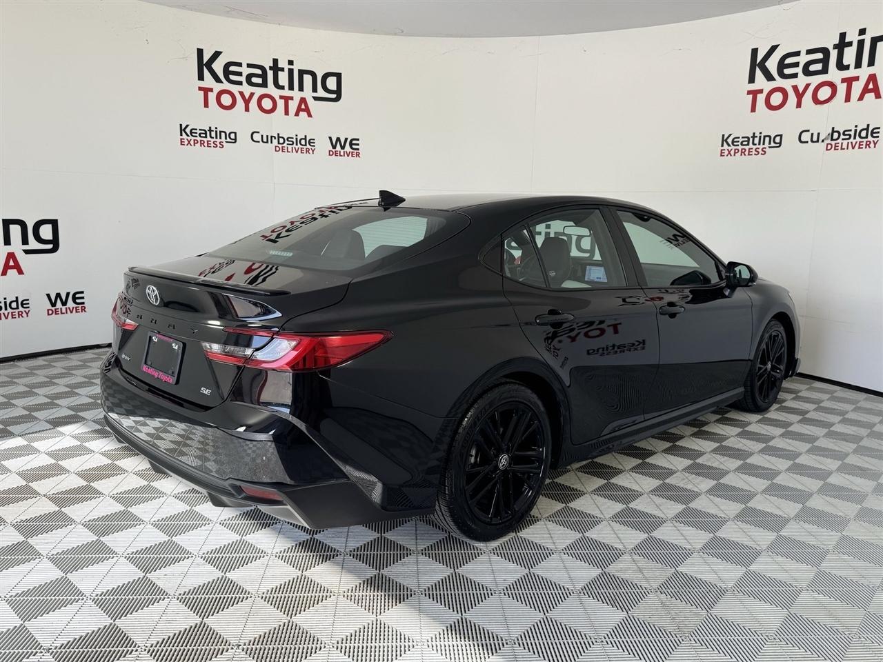 Toyota Camry Hybrid XLE 2025