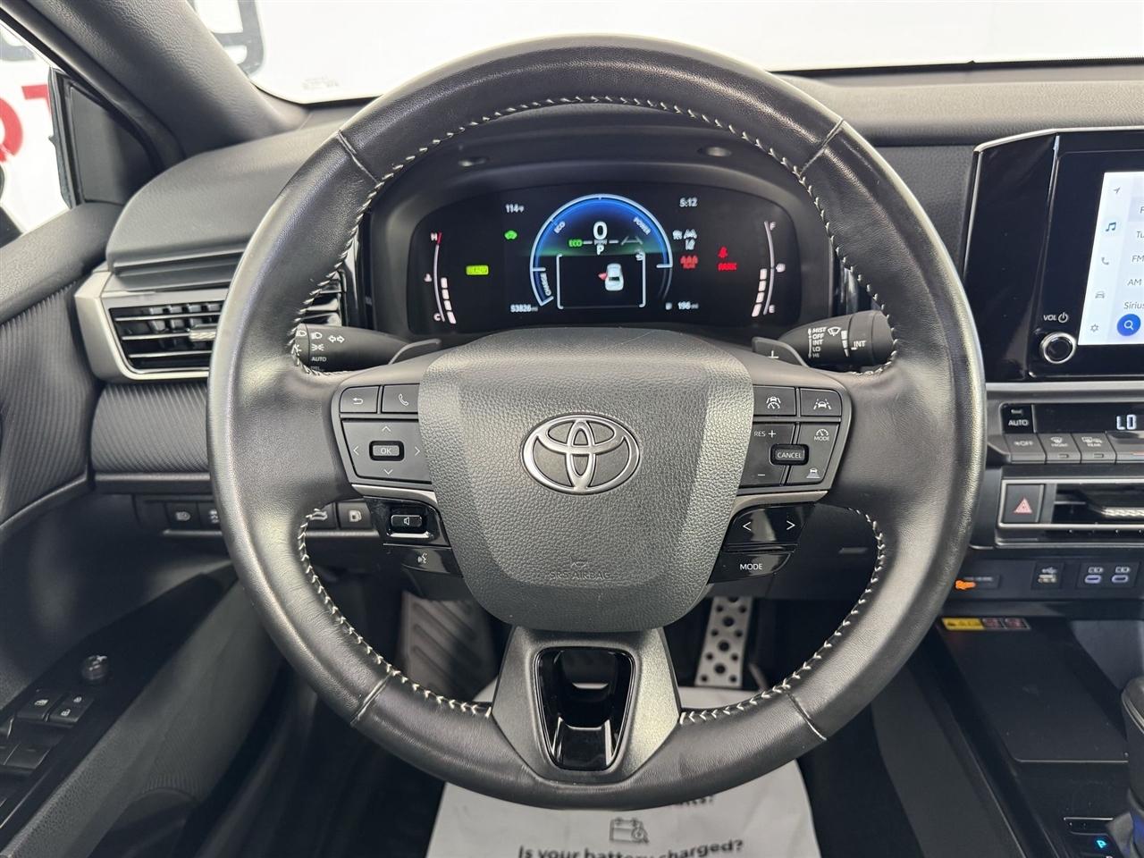 Toyota Camry Hybrid XLE 2025