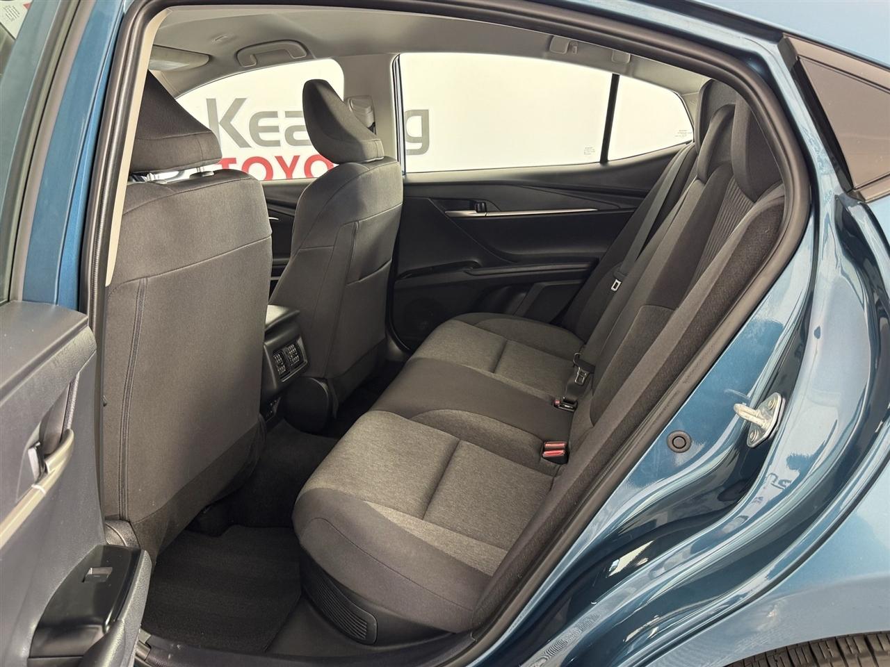 Toyota Camry Hybrid XLE 2025