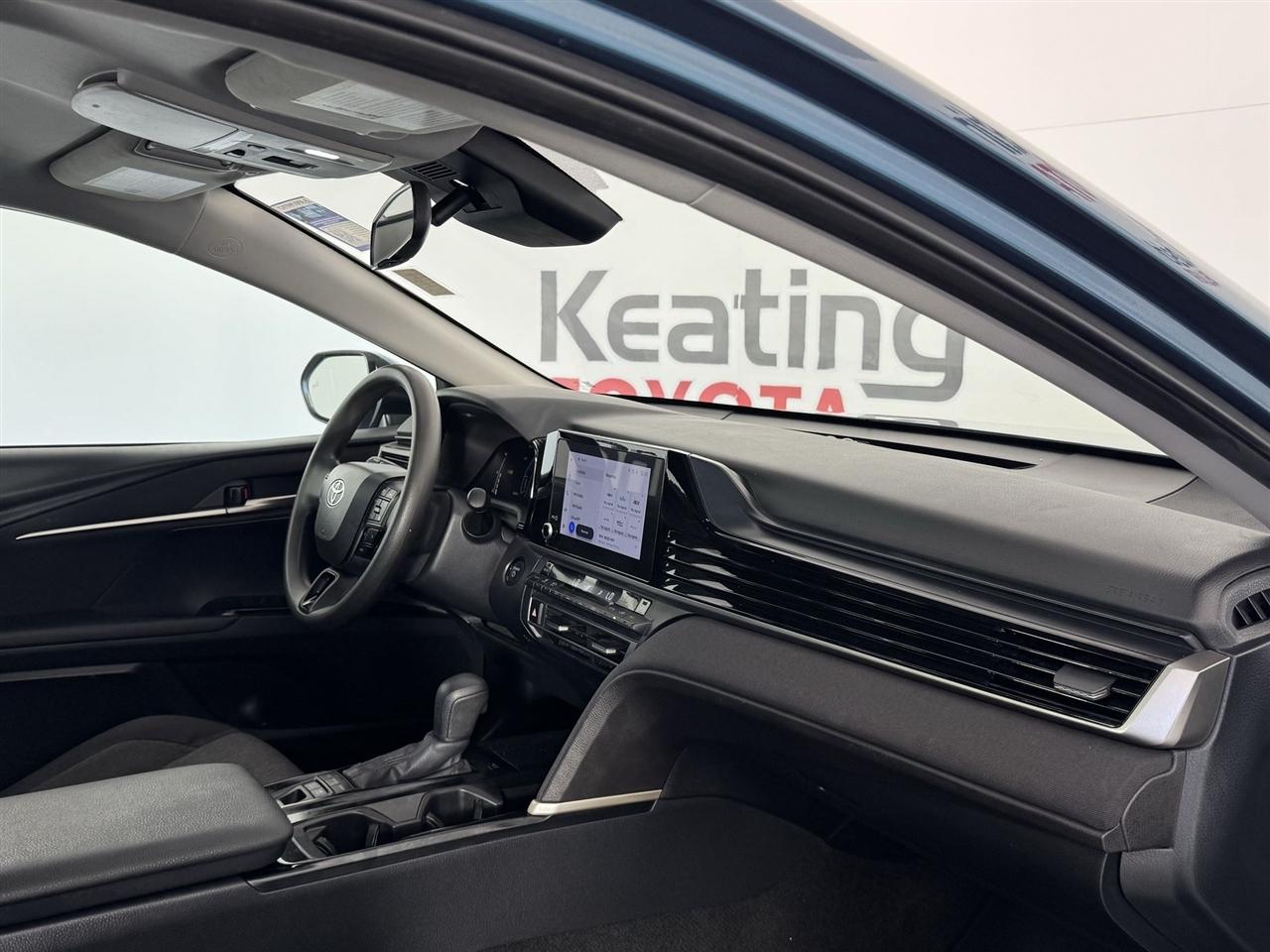 Toyota Camry Hybrid XLE 2025