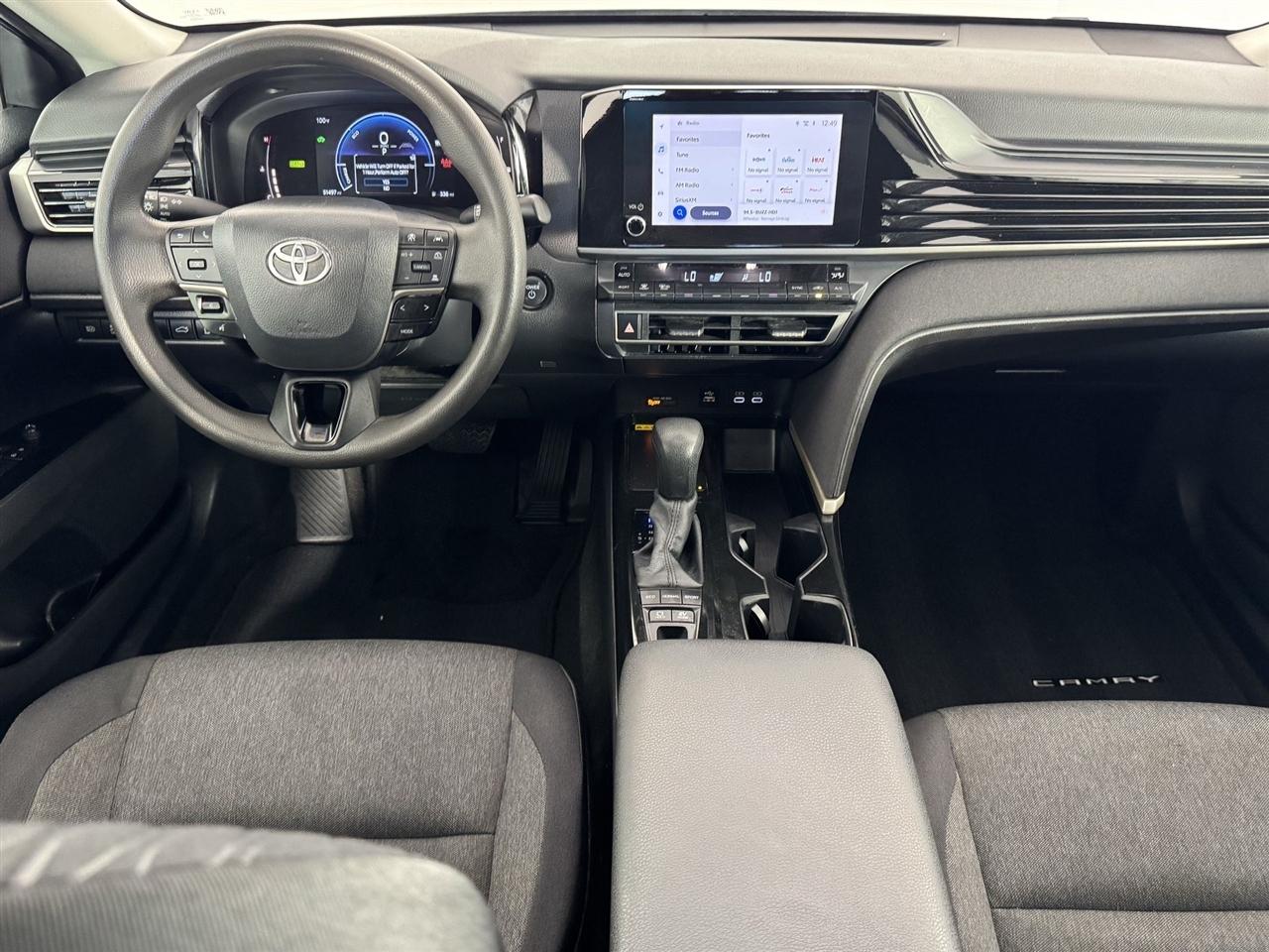 Toyota Camry Hybrid XLE 2025