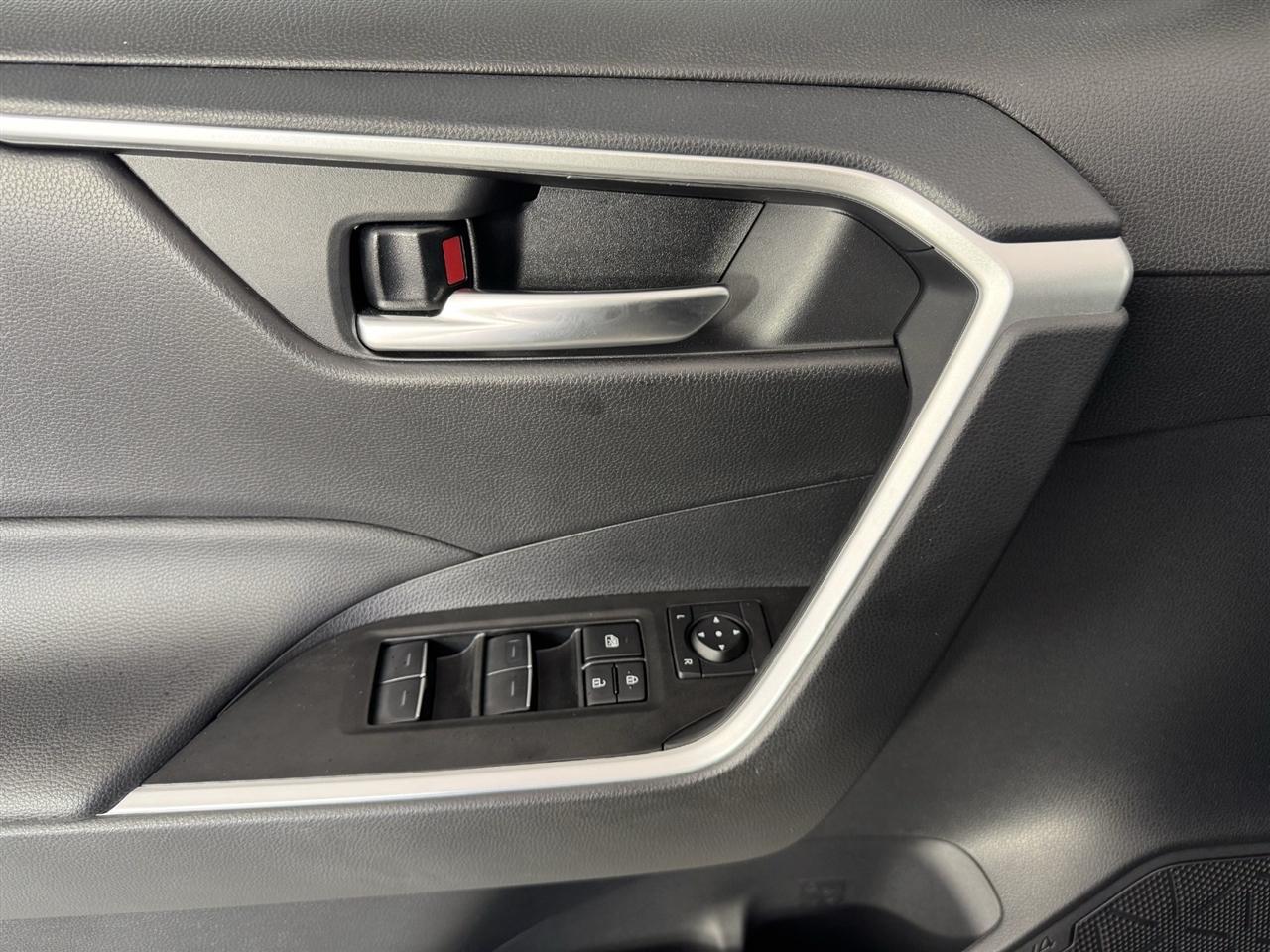 Toyota RAV4 Hybrid SE 2025