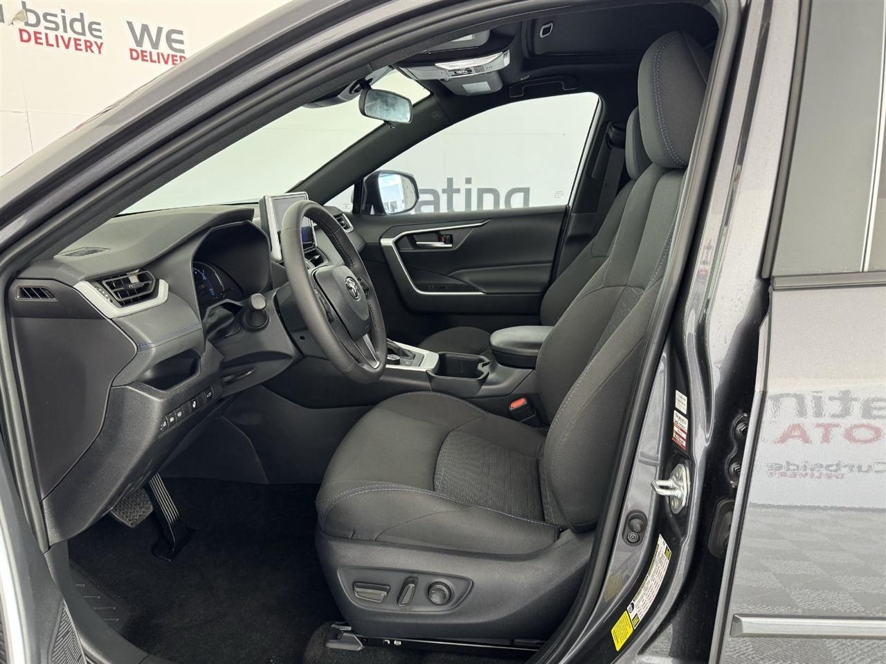 Toyota RAV4 Hybrid SE 2025