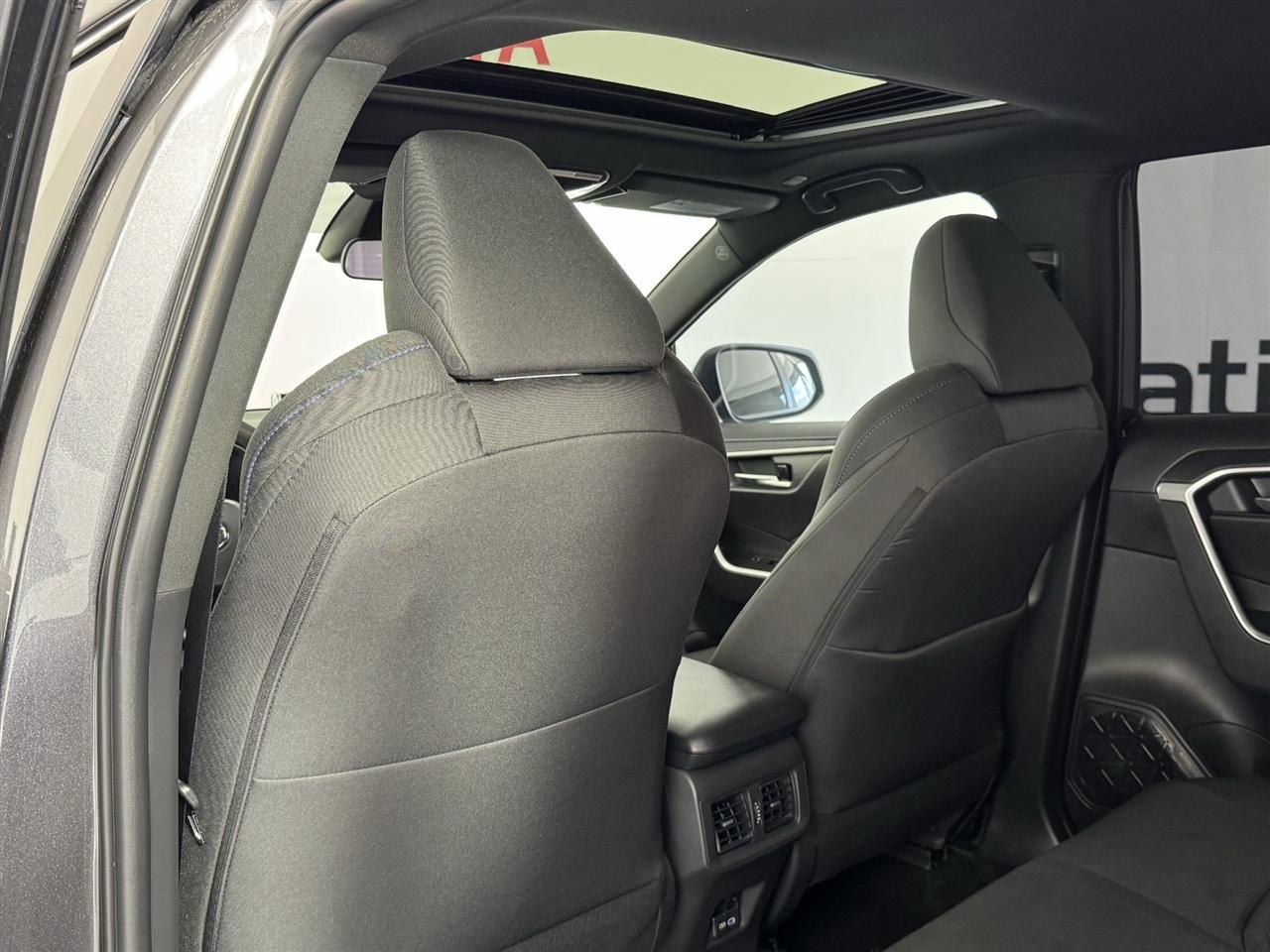 Toyota RAV4 Hybrid SE 2025