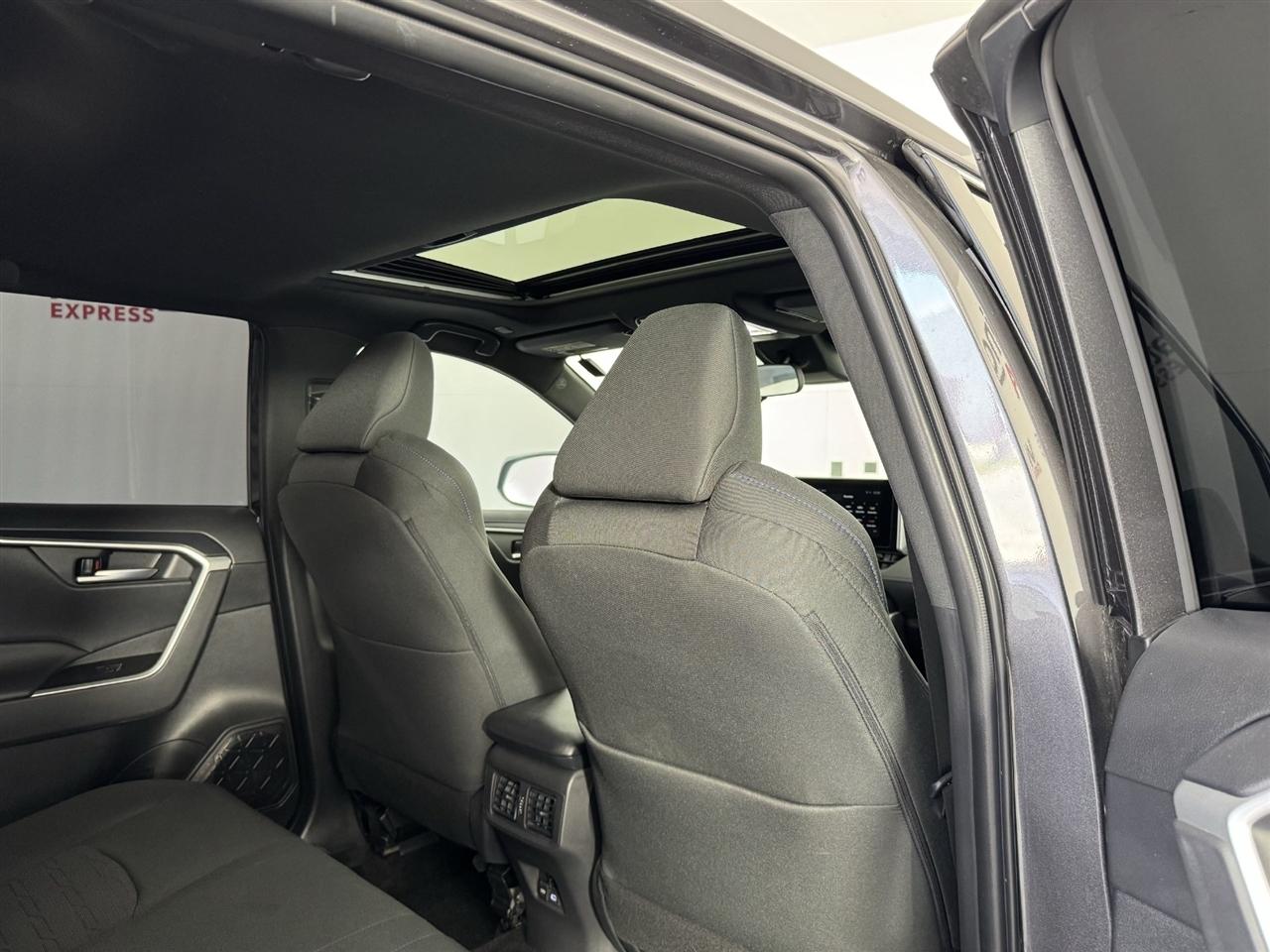 Toyota RAV4 Hybrid SE 2025