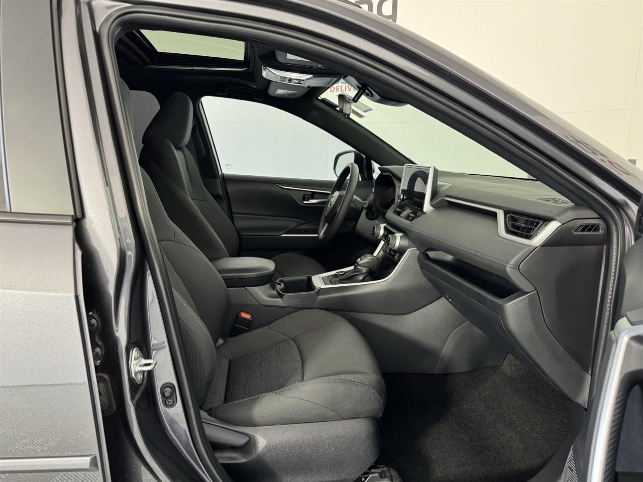 Toyota RAV4 Hybrid SE 2025