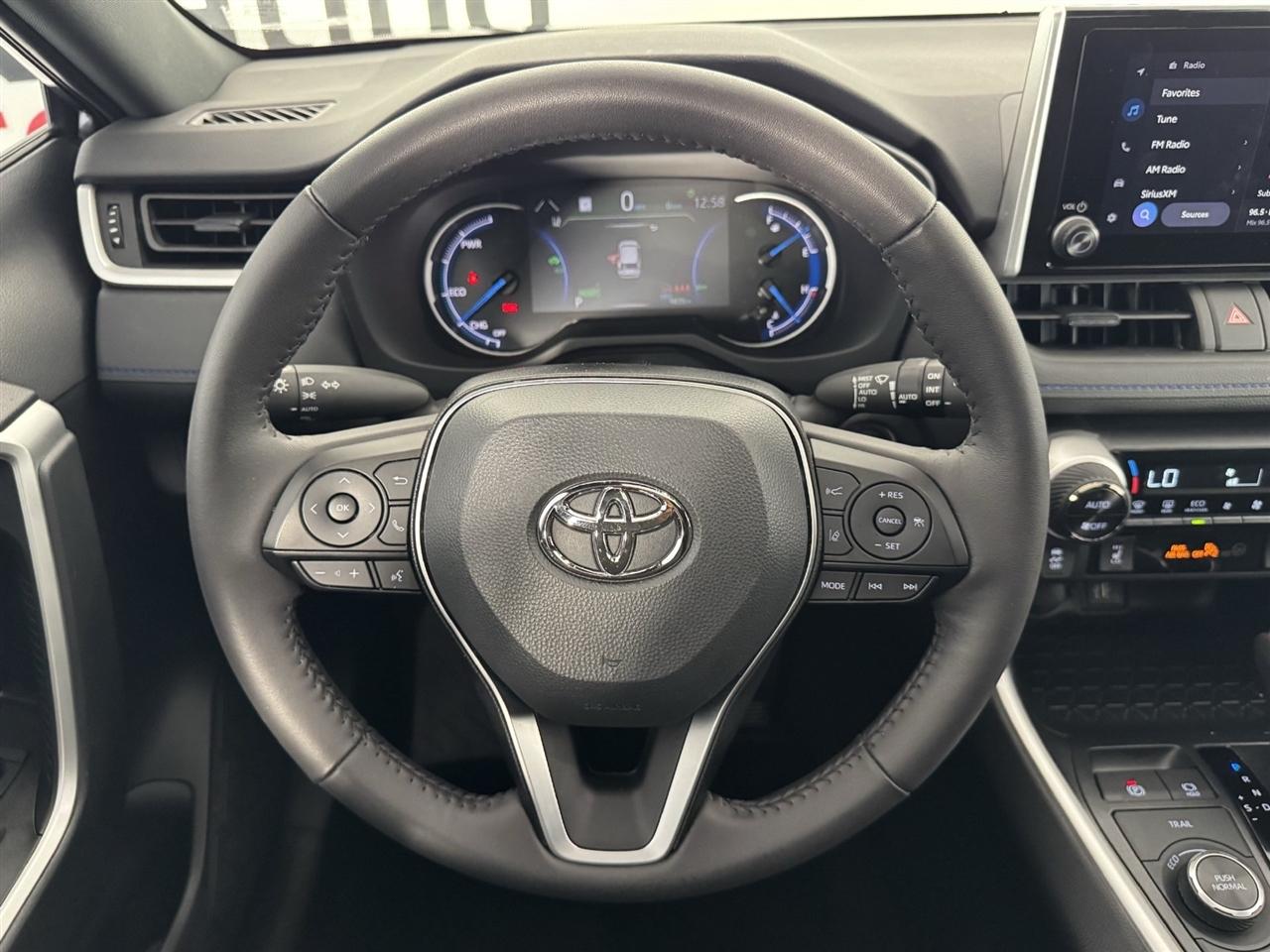 Toyota RAV4 Hybrid SE 2025