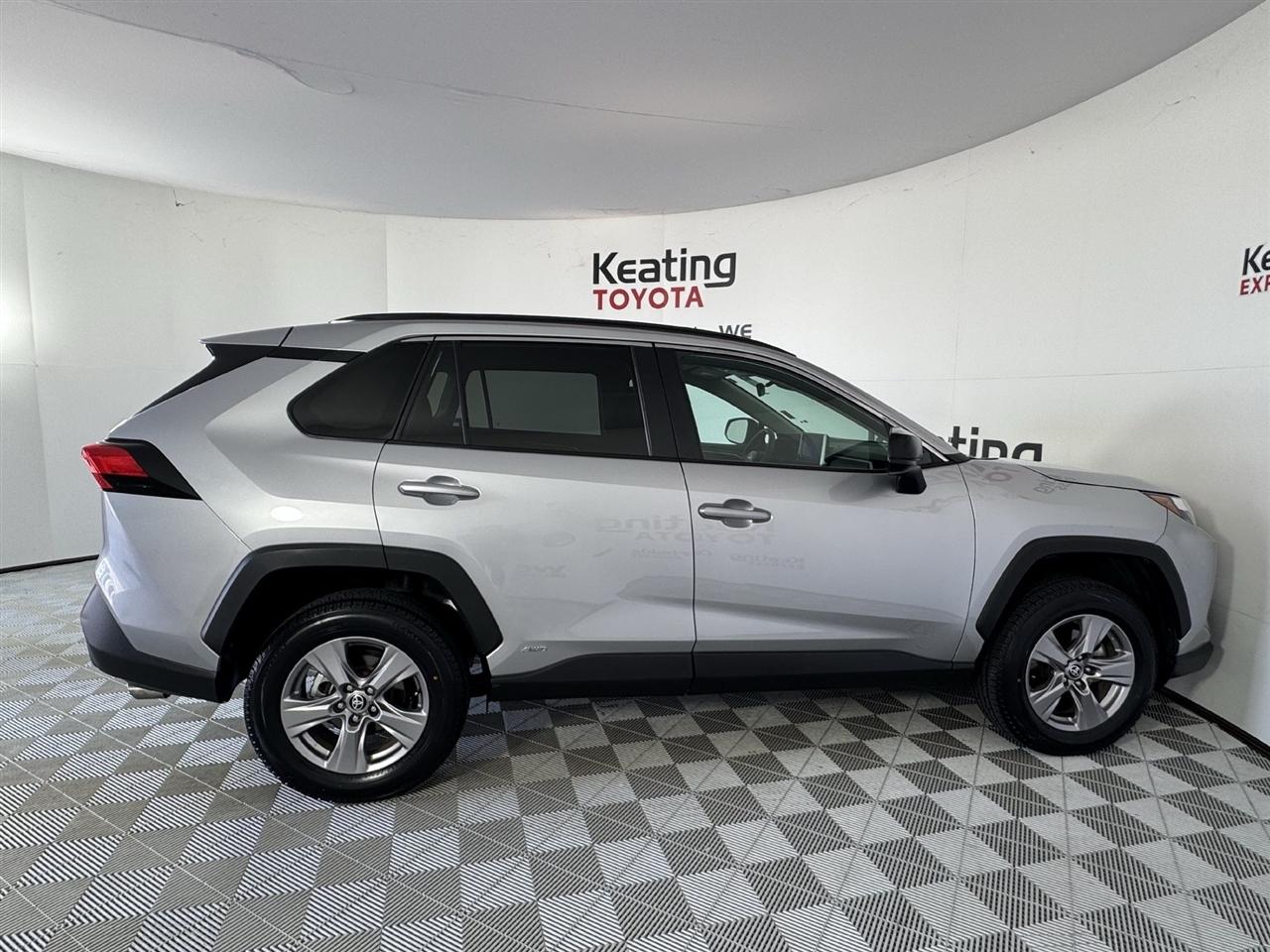 Toyota RAV4 Hybrid LE 2025