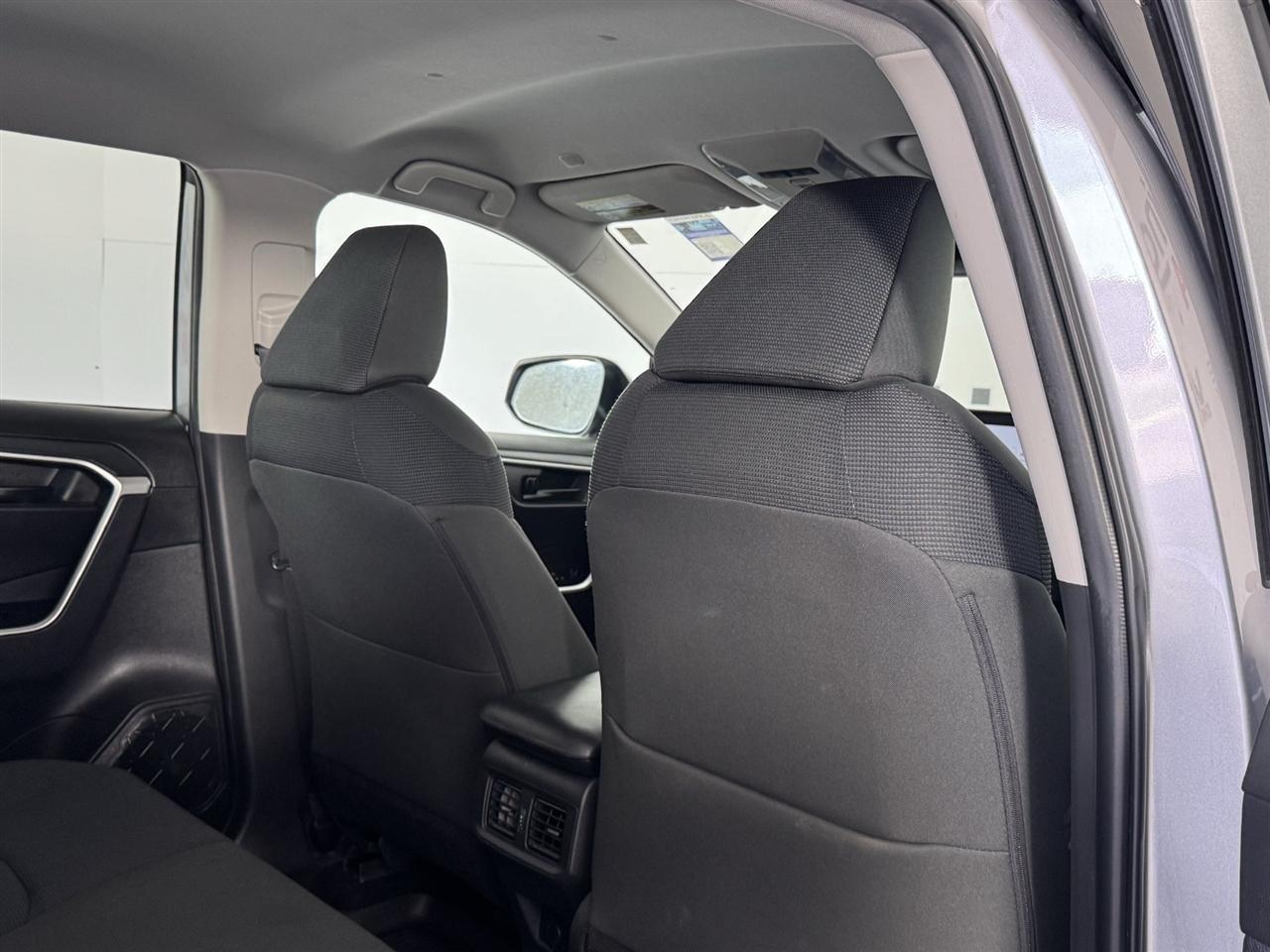 Toyota RAV4 Hybrid LE 2025