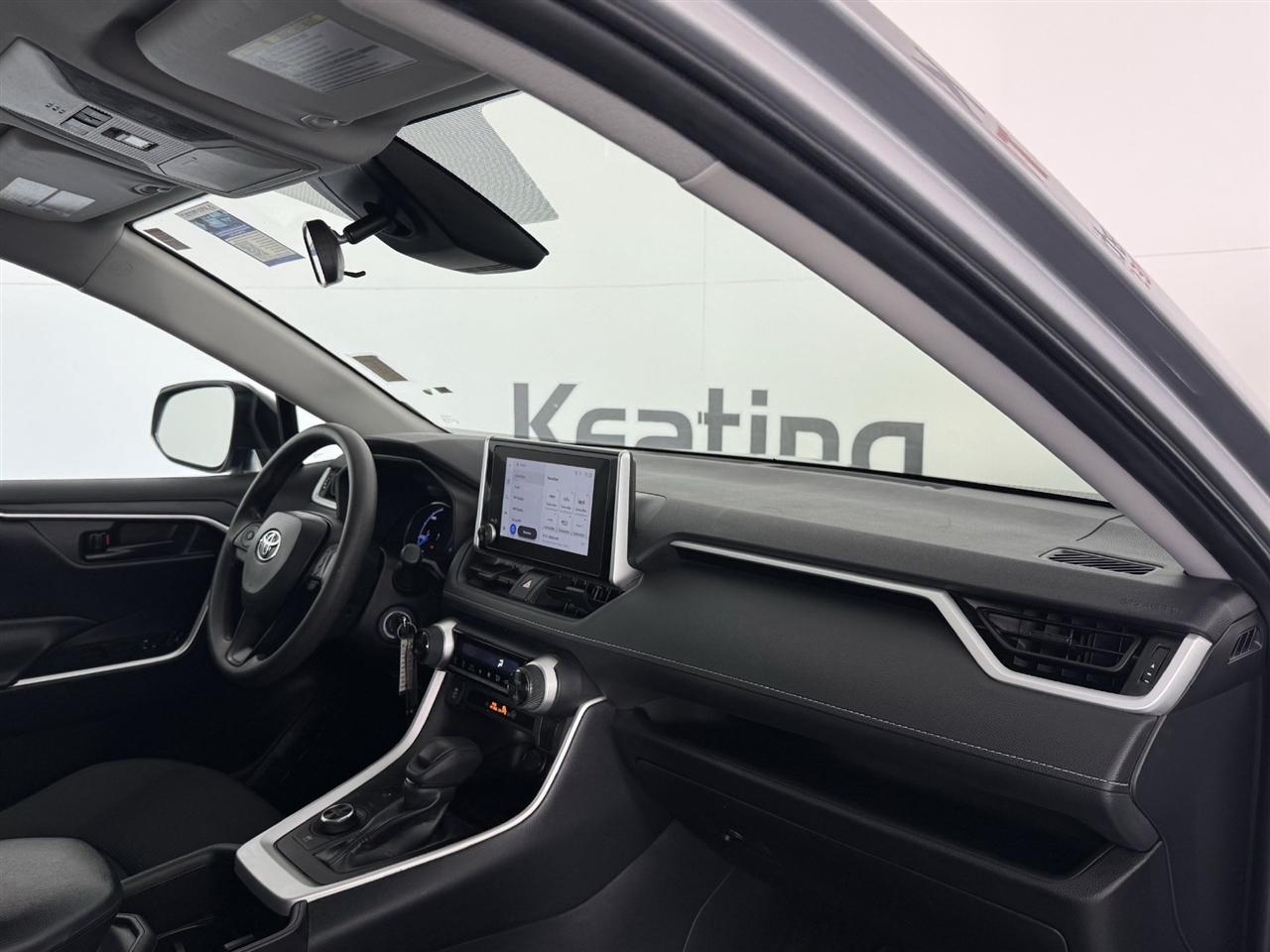 Toyota RAV4 Hybrid LE 2025