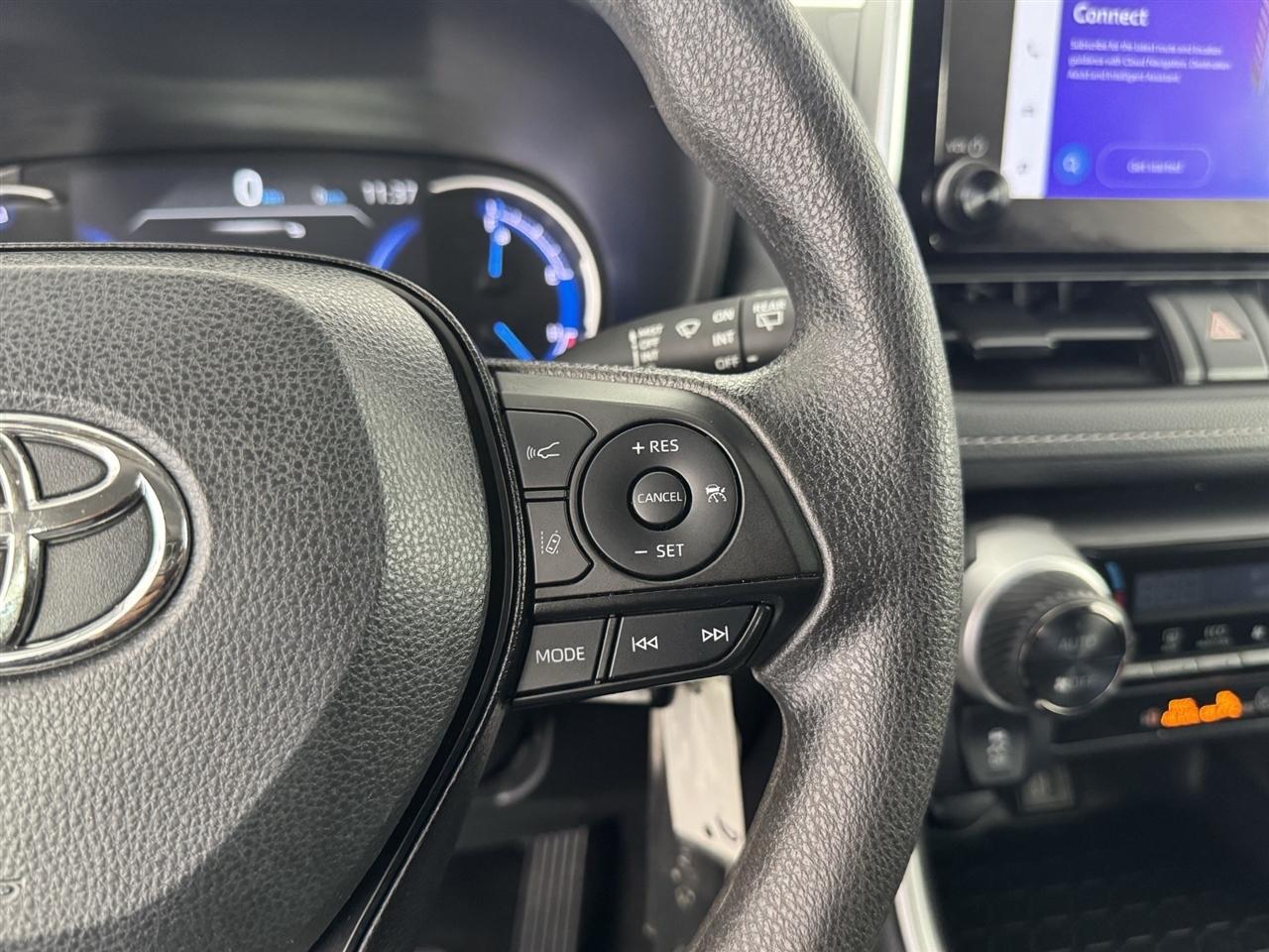 Toyota RAV4 Hybrid LE 2025