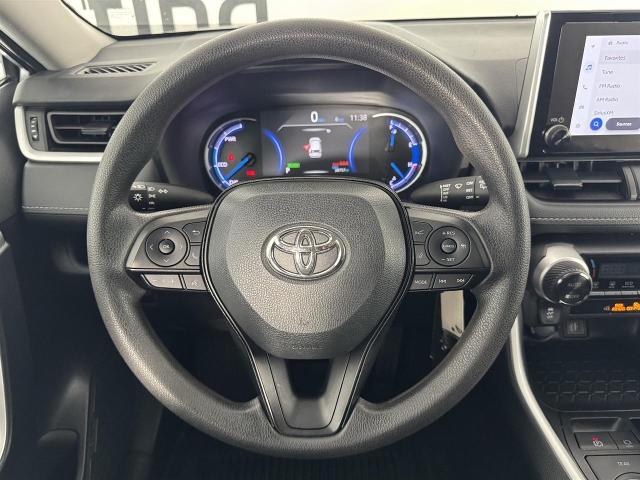 Toyota RAV4 Hybrid LE 2025