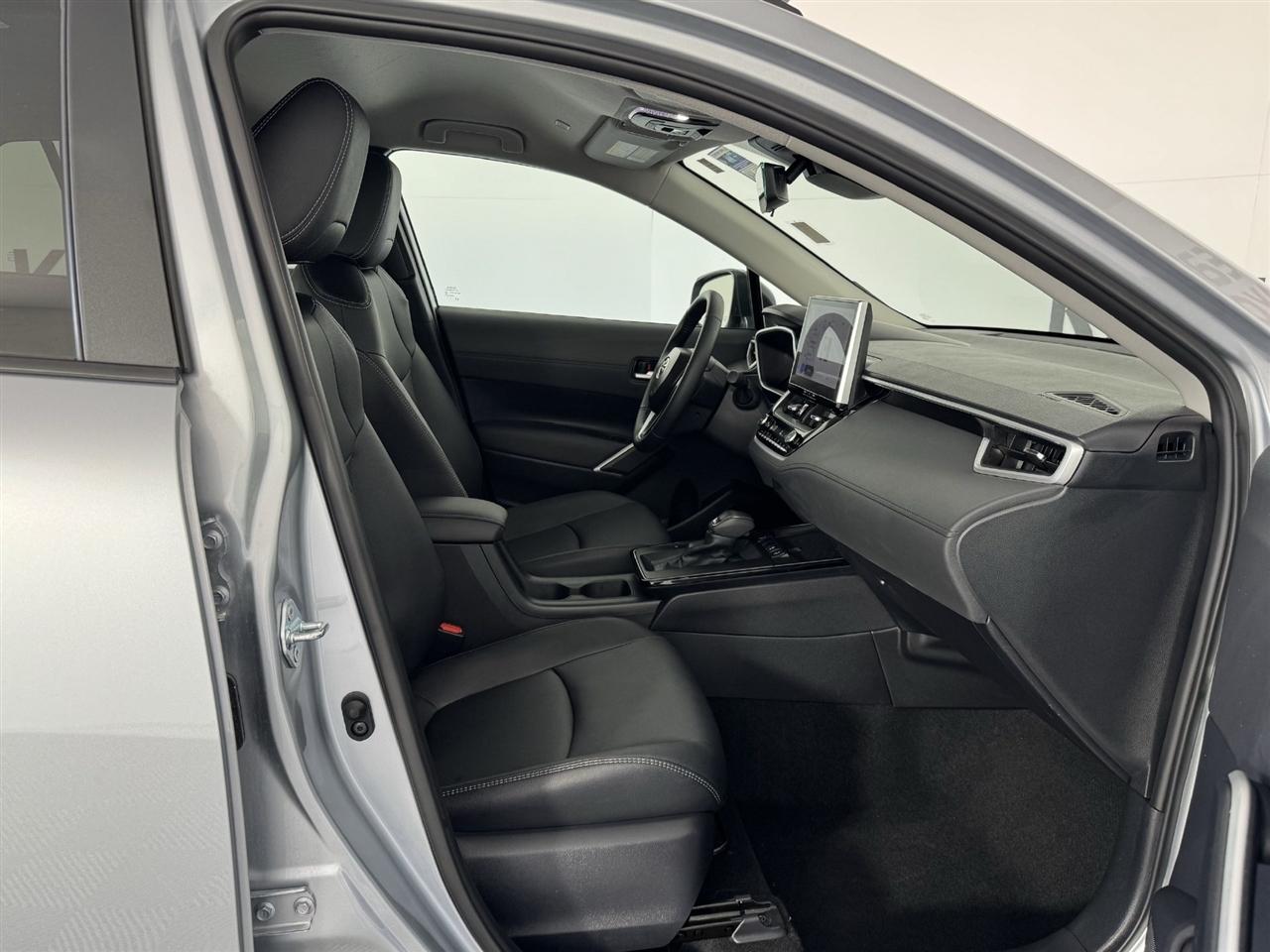 Toyota Corolla Cross XLE 2026