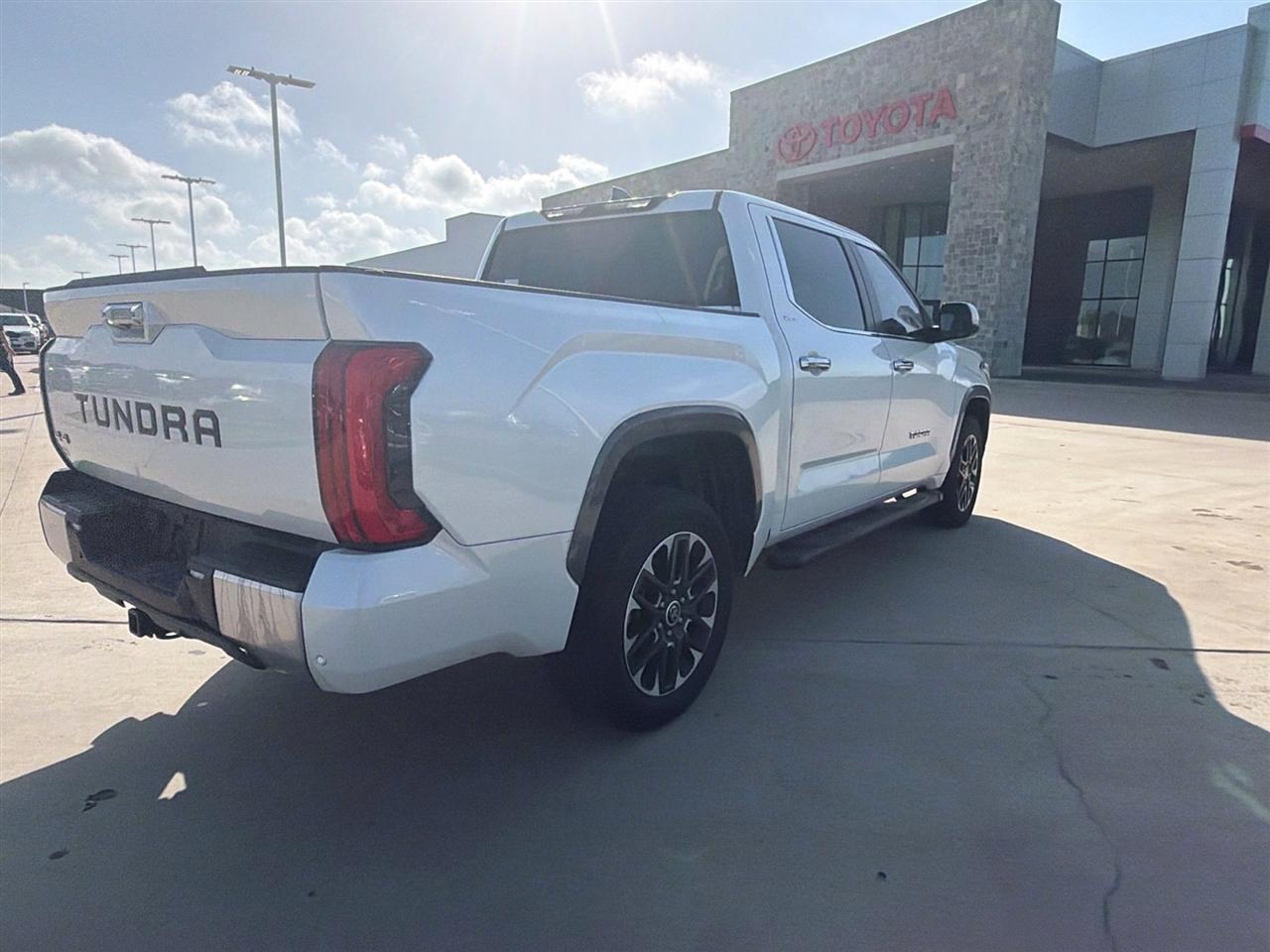 Toyota Tundra Limited CrewMax 4WD 2024