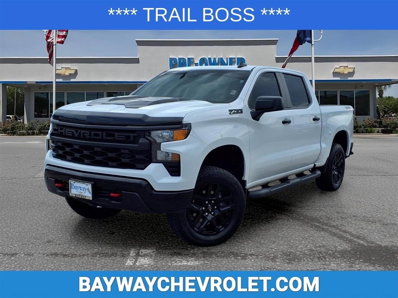 Chevrolet Silverado 1500 Trail Boss Custom Crew Cab 4WD 2024
