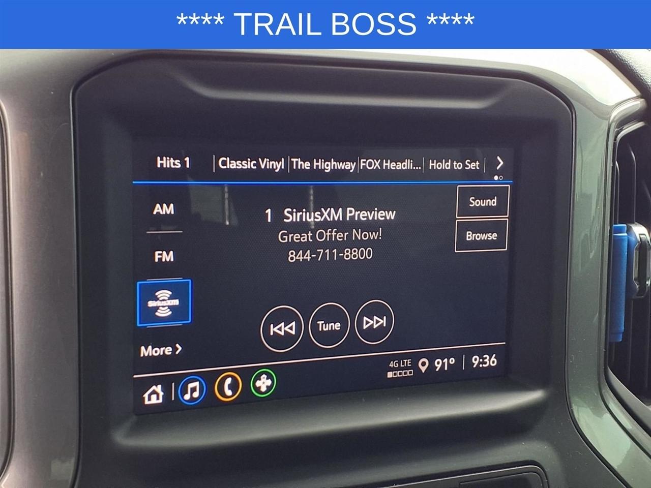 Chevrolet Silverado 1500 Trail Boss Custom Crew Cab 4WD 2024