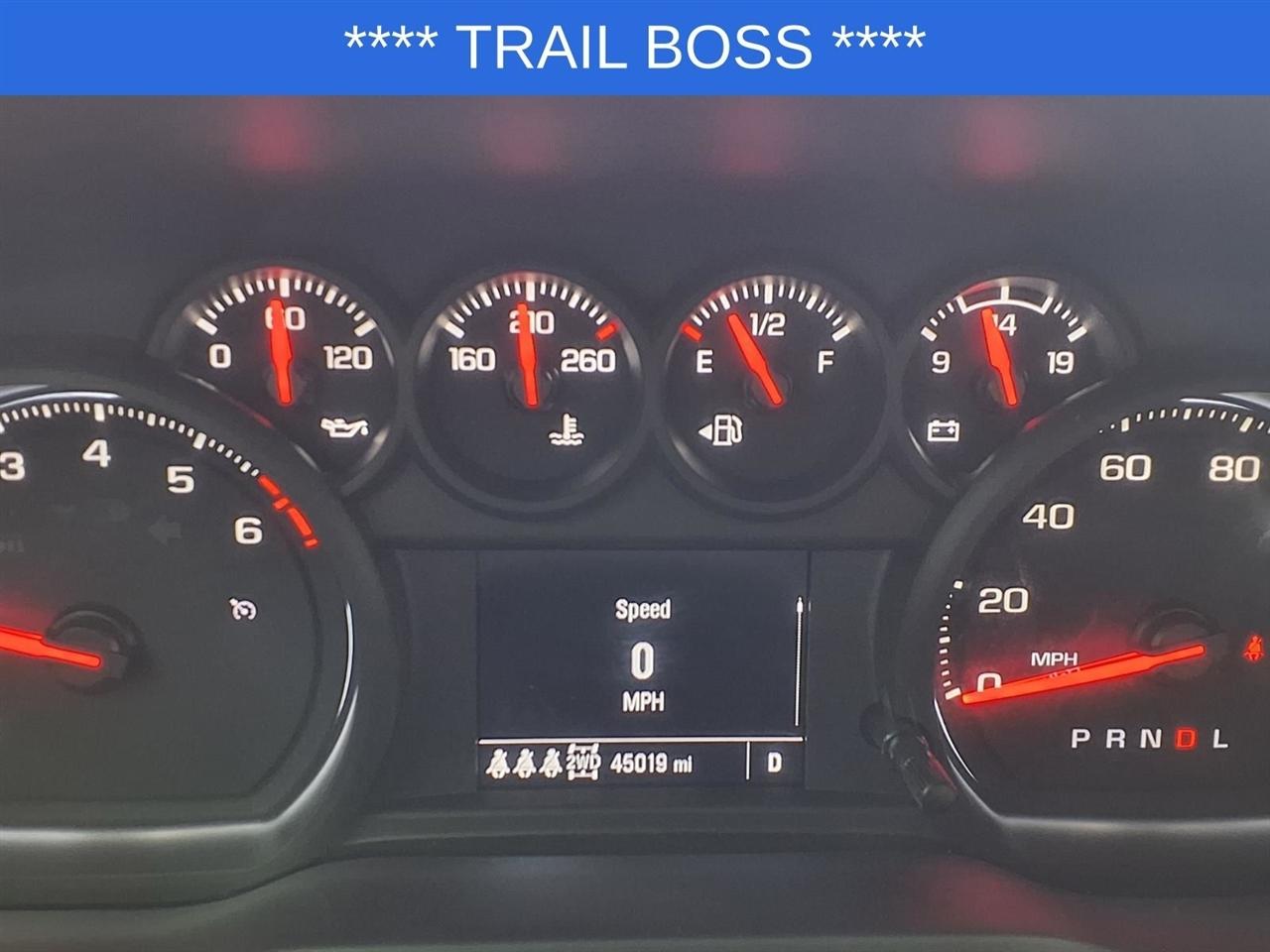 Chevrolet Silverado 1500 Trail Boss Custom Crew Cab 4WD 2024