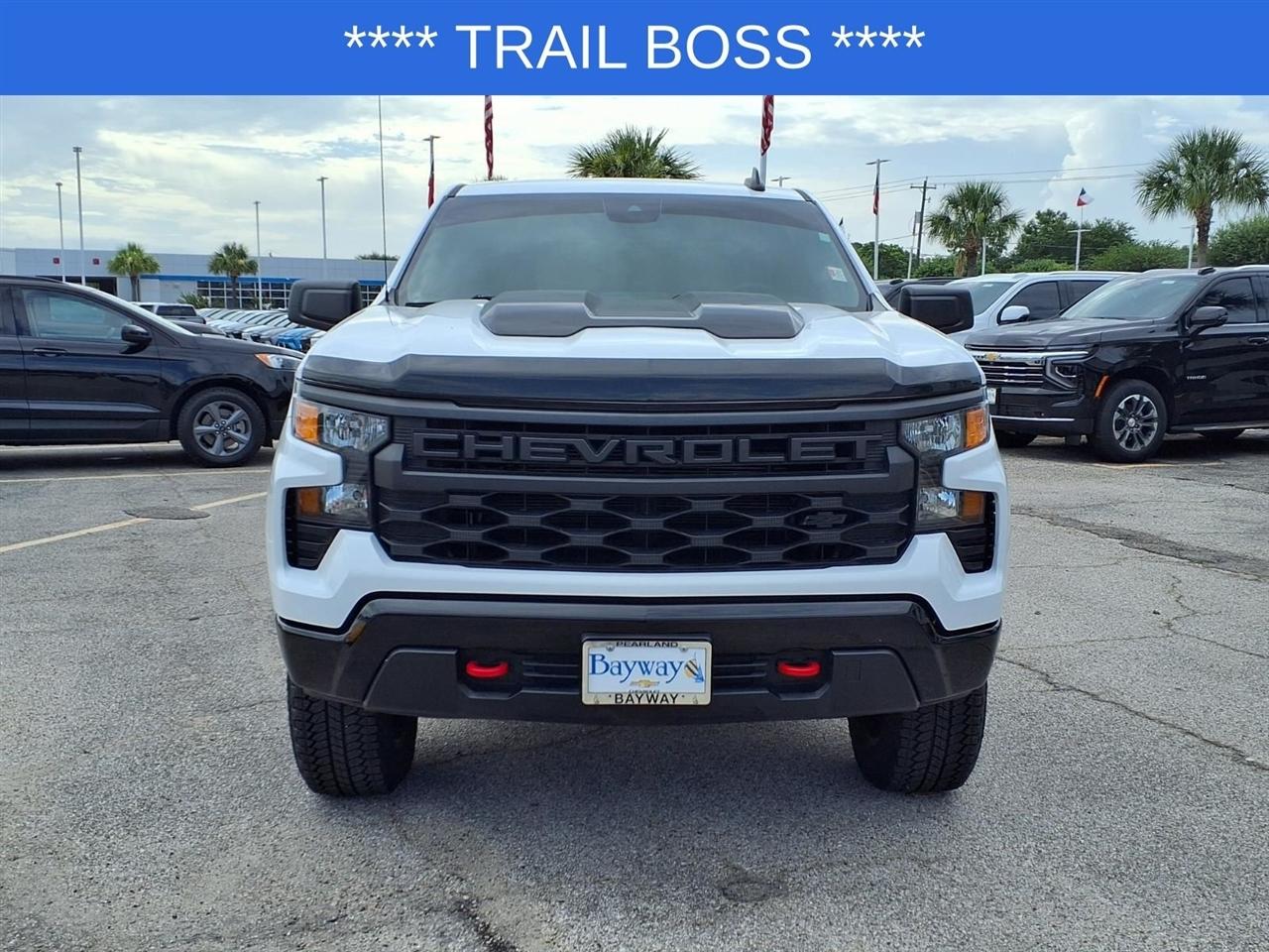 Chevrolet Silverado 1500 Trail Boss Custom Crew Cab 4WD 2024