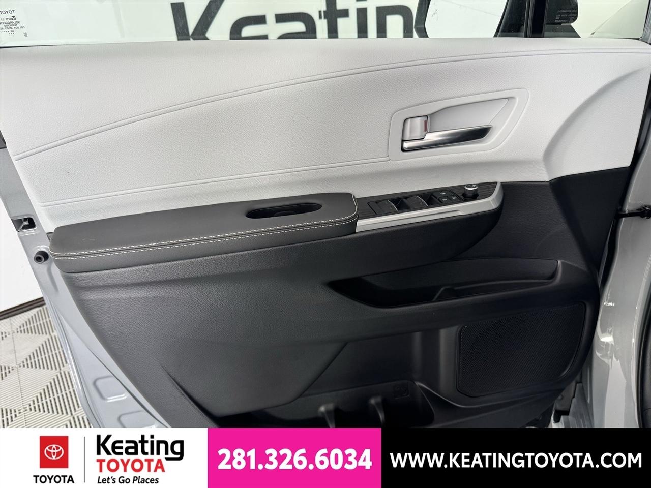 Toyota Sienna XSE 7-Passenger 2026