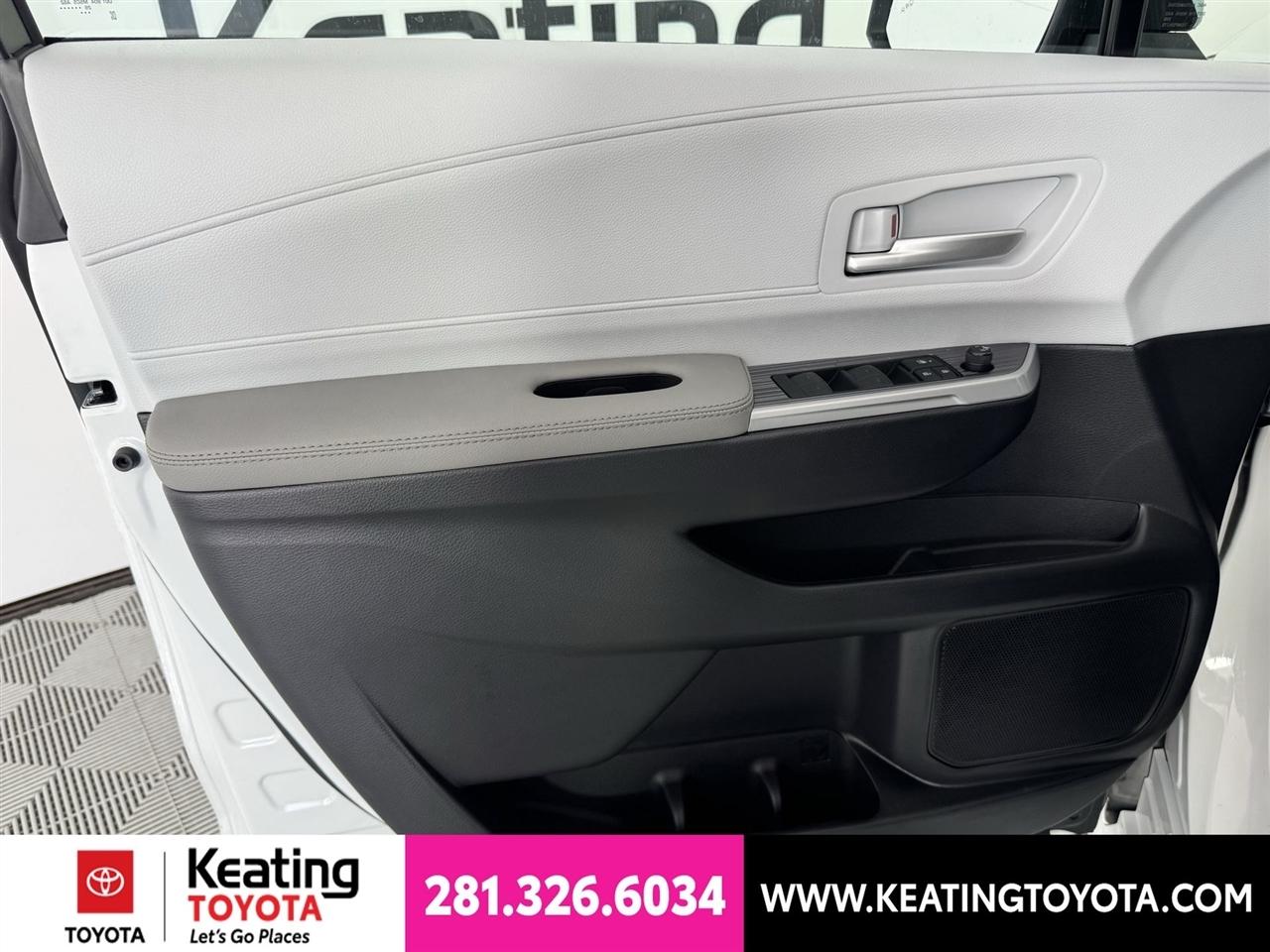 Toyota Sienna XLE 7-Passenger 2026