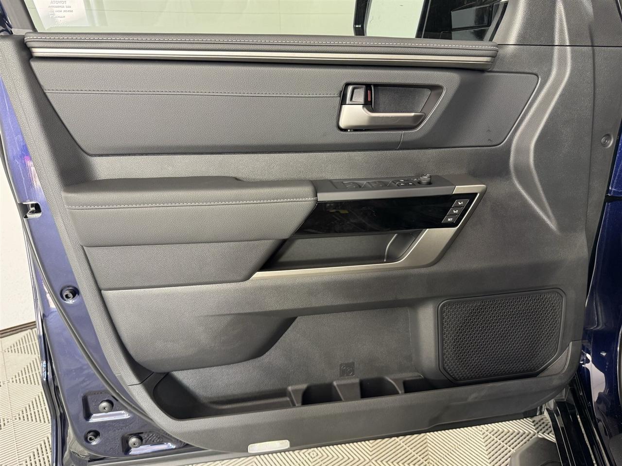 Toyota Tundra Limited CrewMax 2WD 2026