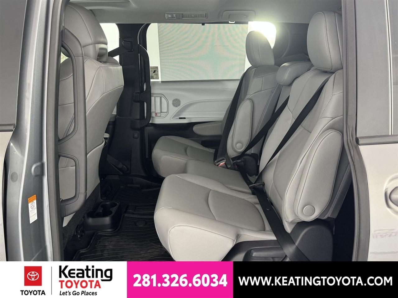 Toyota Sienna XLE 7-Passenger 2026