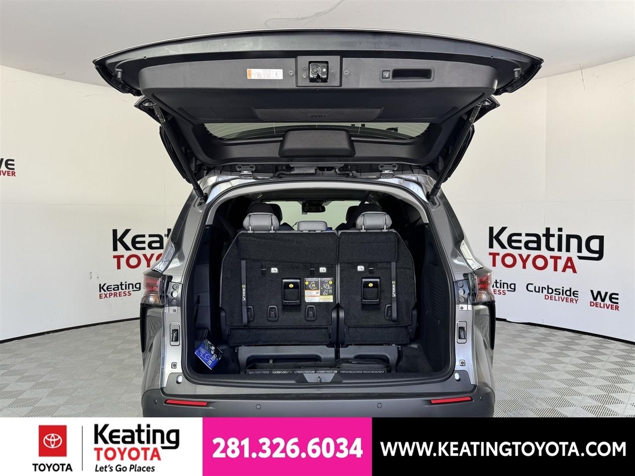 Toyota Sienna XLE 7-Passenger 2026