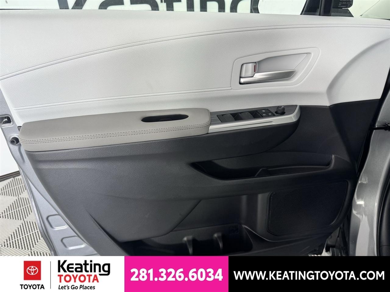 Toyota Sienna XLE 7-Passenger 2026