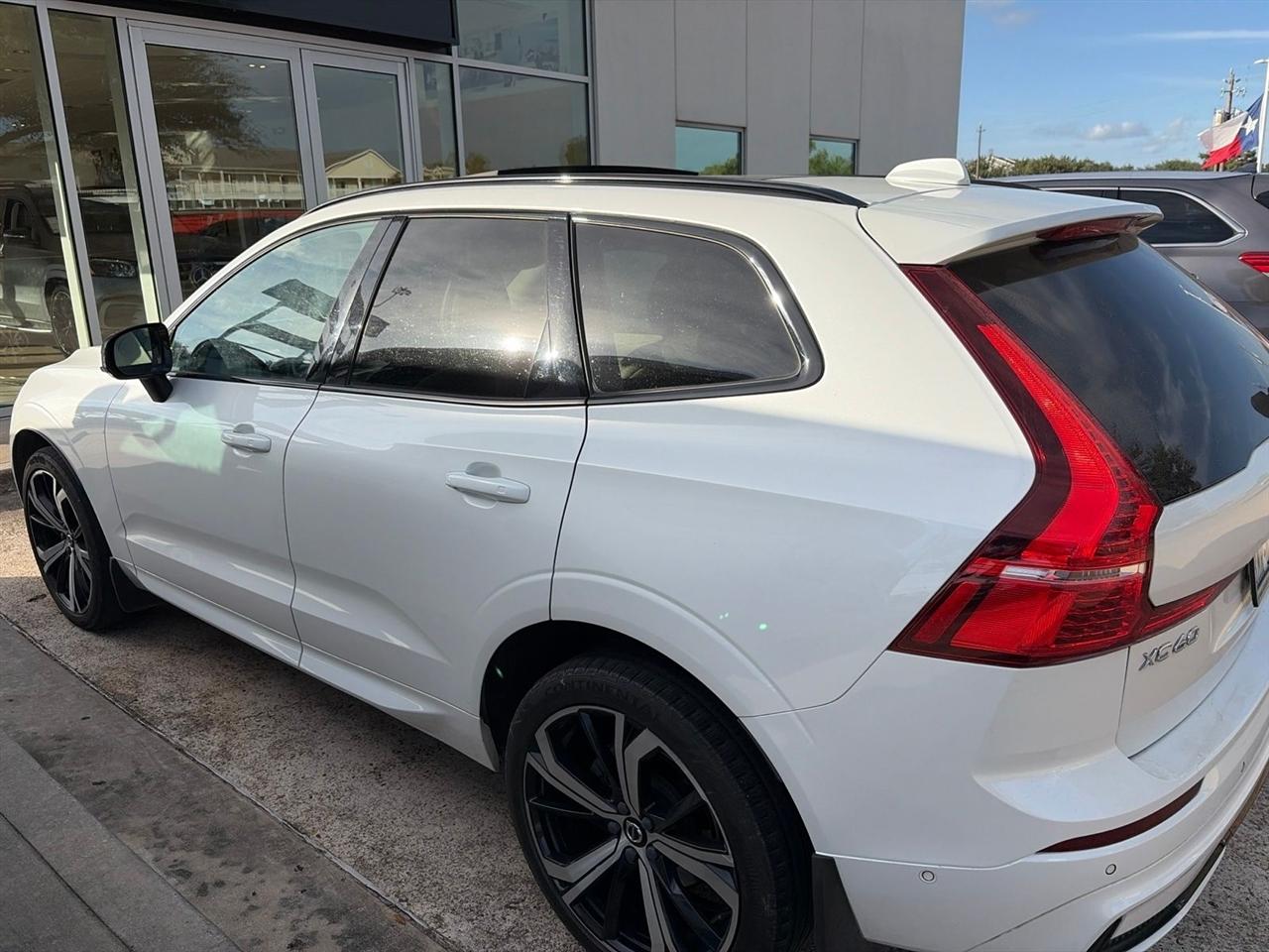 Volvo XC60 B5 Ultimate Dark AWD 2023