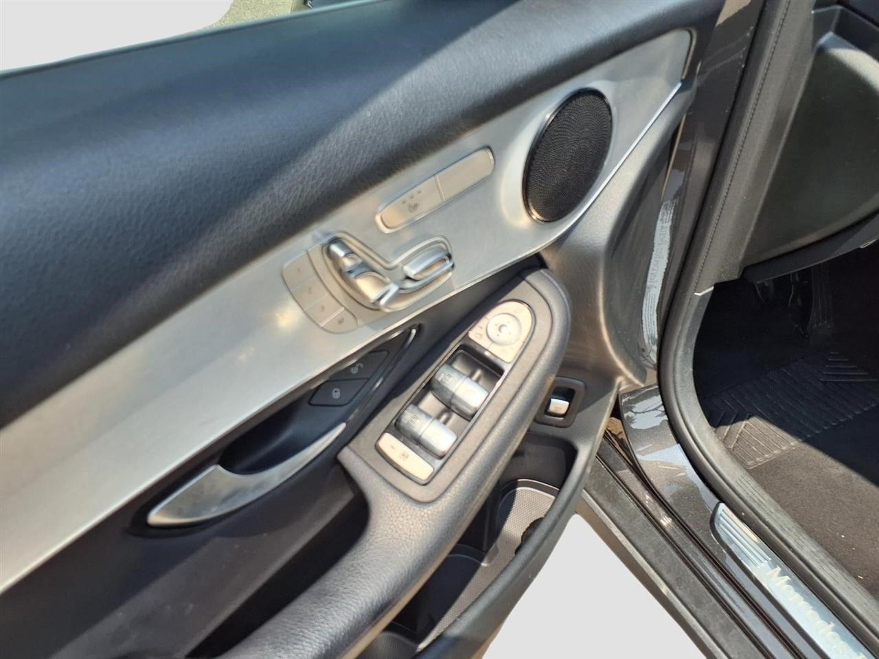 Mercedes-Benz GLC-Class GLC300 2021