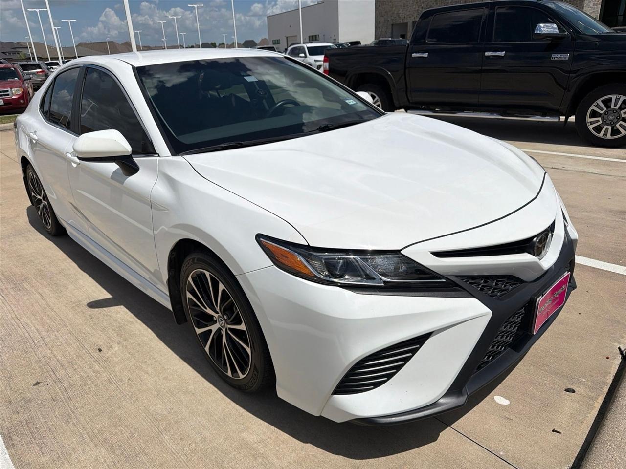 Toyota Camry SE 2019