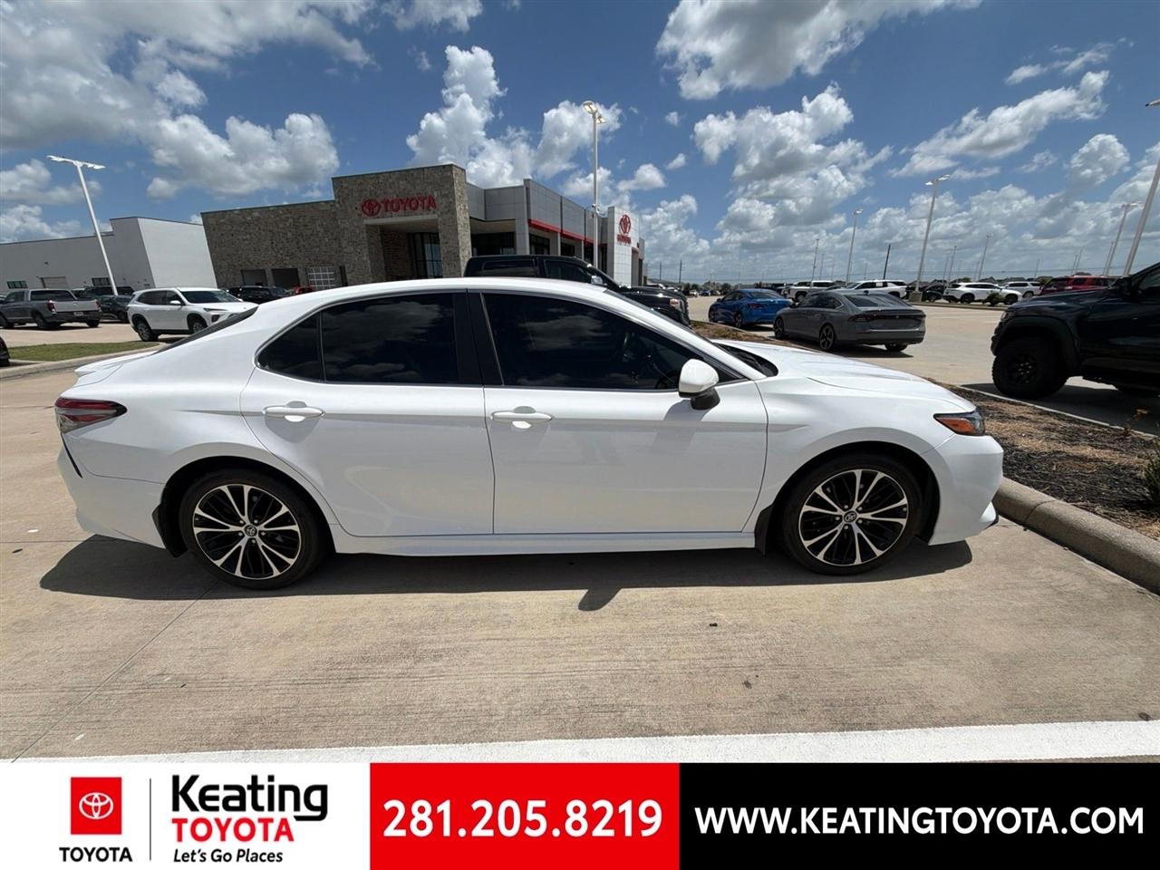 Toyota Camry SE 2019
