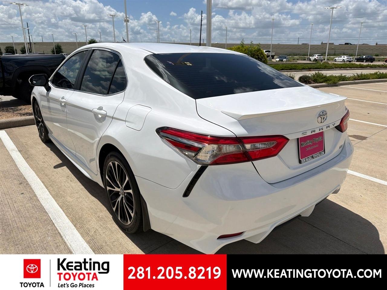 Toyota Camry SE 2019