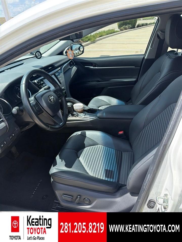 Toyota Camry SE 2019