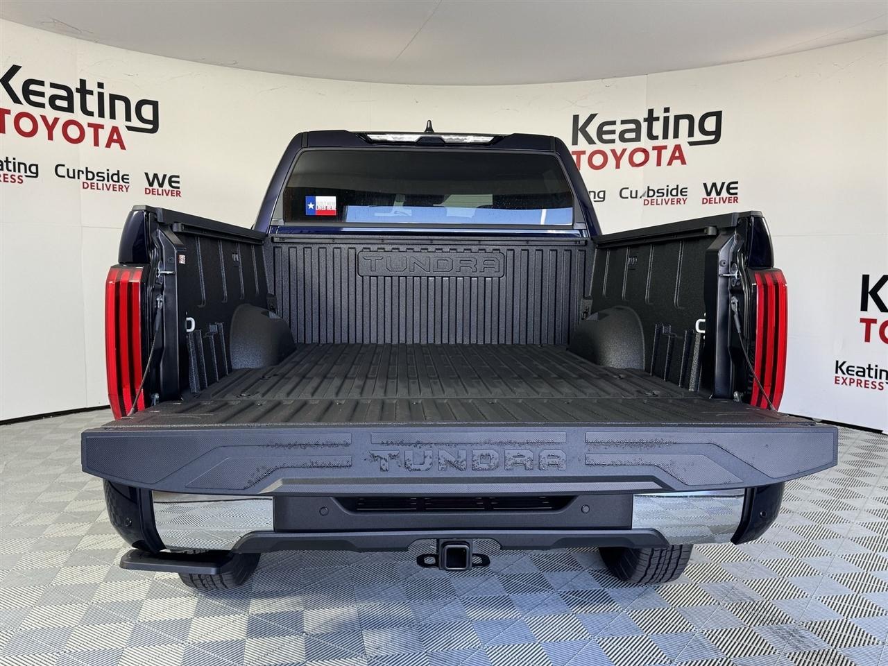 Toyota Tundra SR5 CrewMax 4WD 2026